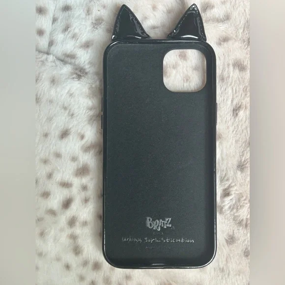 Used iPhone 15 plus urban sophistication BRATZ Jade phone case - Picture 3 of 12